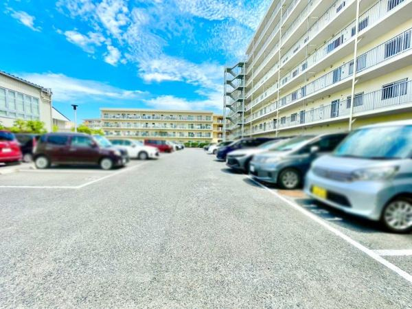 【駐車場】 | ファミール堺 | お車の出し入れも楽々ですね♪現地駐車場部分になります！
