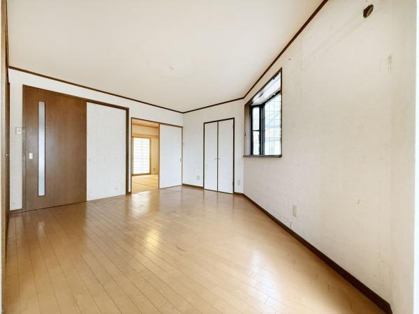 【洋室】 | 一人ひとりの大切なプライベート空間。
ゆとりある広さで、一人の時間をゆったりと過ごせる安らぐお部屋になるはずです♪