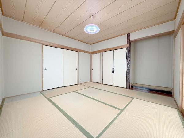 【和室】 | 和室は汎用性が高く様々な使い方ができます♪
収納スペース付きでお部屋もスッキリ片付きますね！