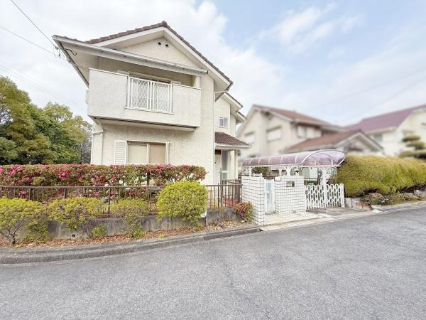 【外観】 | 南海泉北線「栂・美木多」駅が徒歩12分。
閑静な住宅街で小さなお子様がいらっしゃるご家庭でも安心してお住まい頂けます！！