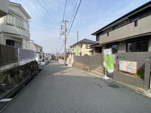 【前面道路含む現地写真】 | 明石市松が丘3丁目　中古戸建