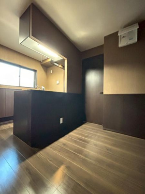 【居間・リビング】 | リバーサイドメゾンＡ棟 | 写真は同タイプの別のお部屋のものです。