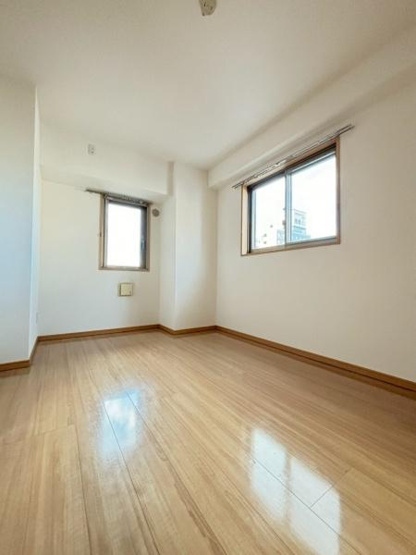 【洋室】 | ドルチェヴィータ | クリーニング前の写真です。