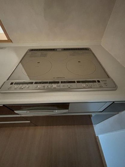 【キッチン】 | ドルチェヴィータ | クリーニング前の写真です