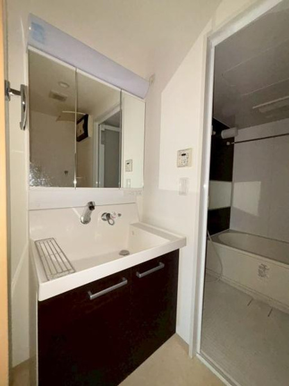 【洗面所】 | ドルチェヴィータ | クリーニング前の写真です。