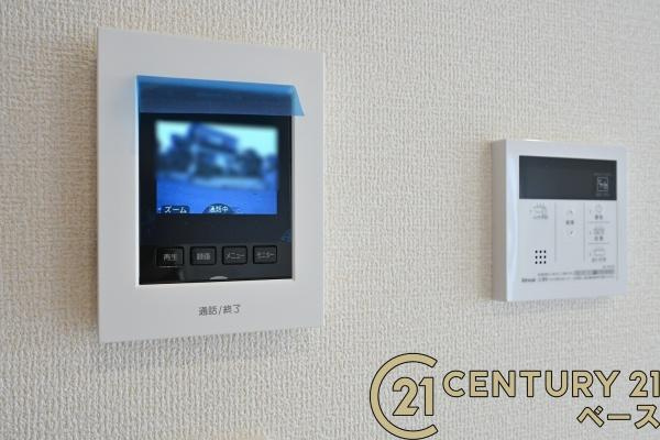 香芝市西真美２丁目 ／新築一戸建の内装|■現地撮影写真■ＴＶモニター付きインターホンで防犯対策もバッチリ！来客も一目でわかり安心です！