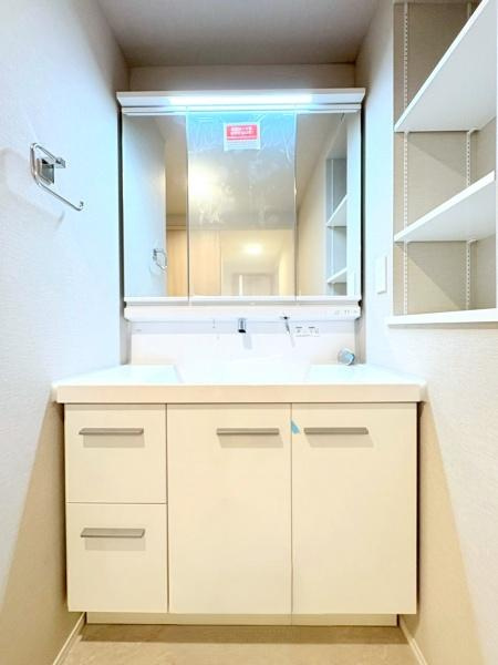 馬堀台団地22号棟の内観：施工例|洗面台・同仕様写真