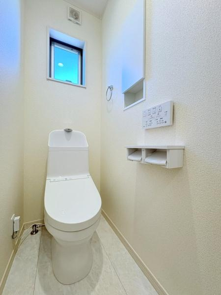 横浜市戸塚区上柏尾町の中古一戸建のトイレ