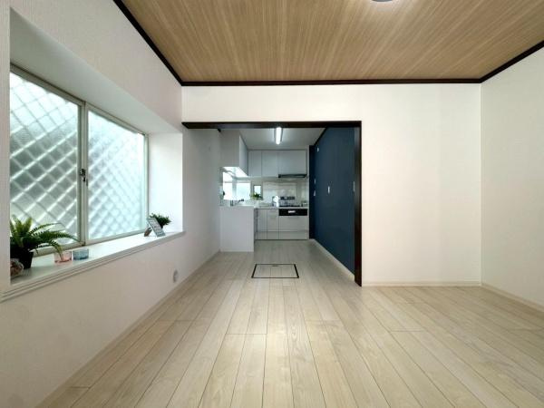 川崎市麻生区早野の中古一戸建の居間・リビング