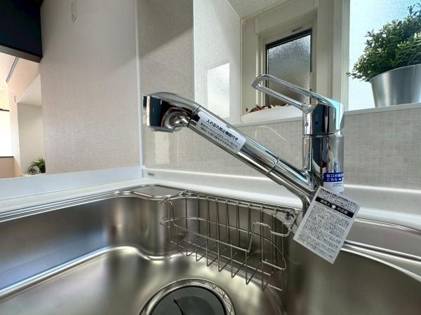 川崎市麻生区早野の中古一戸建のキッチン|浄水器
