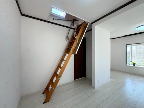 川崎市麻生区早野の中古一戸建の収納|小屋裏収納