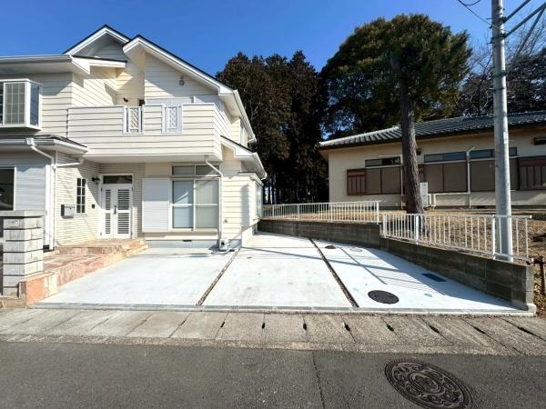 川崎市麻生区早野の中古一戸建の駐車場|お車3台駐車可能です！