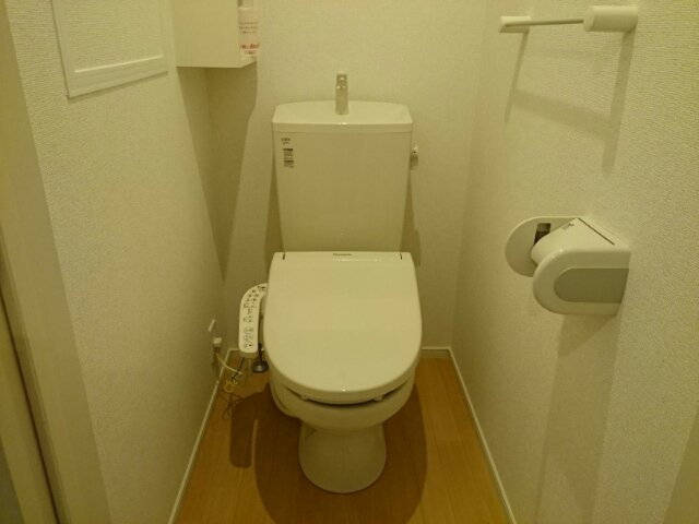 メゾン　ＴＯＫＵのトイレ|落ち着いた色調のトイレです