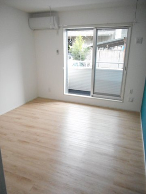 【居間・リビング】 | アルタイル | こちらの居間で趣味の時間をお楽しみください