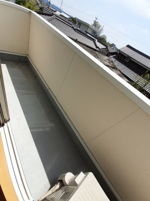 【バルコニー】 | パストラーレⅡ | 外からの目が気にならないバルコニーで洗濯物が干せます