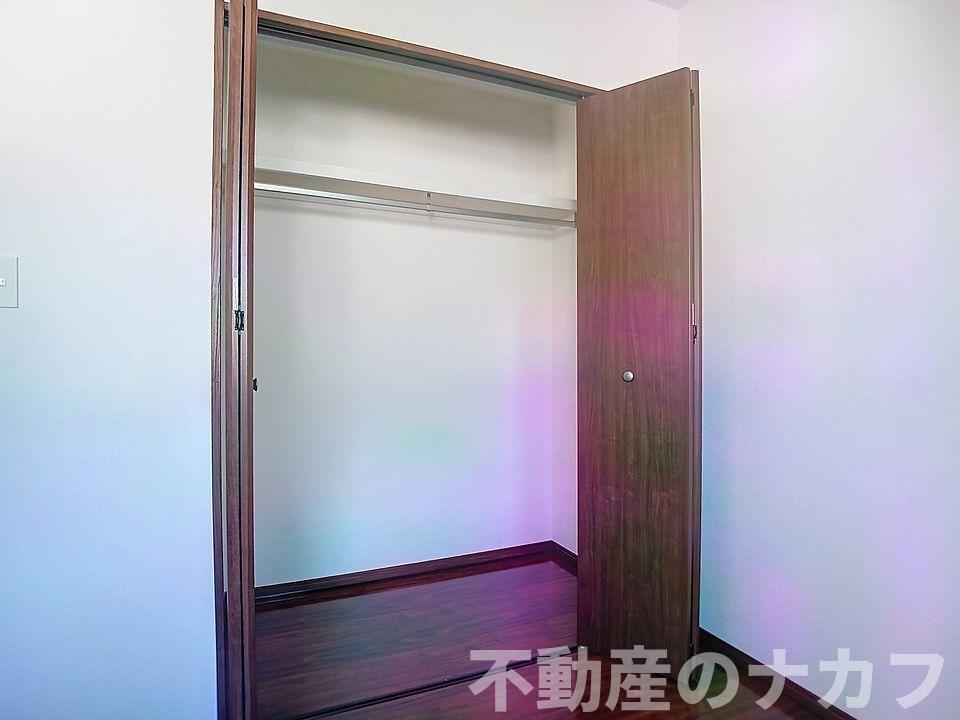 シャトレーの洋室
