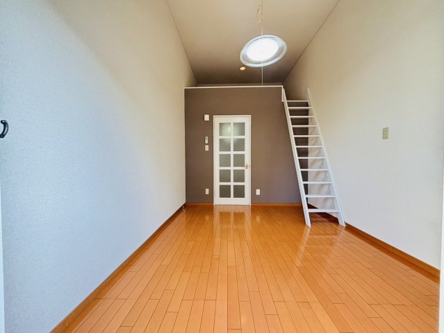 太宰府市石坂１丁目のアパートの居間・リビング|別号数タイプ