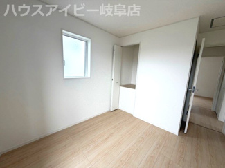 【洋室】 | 岐阜市菅生新築建売全2棟！お車並列3台可能！前面道路幅員6.0ｍ！お車停めやすいです♪ | 岐阜市菅生新築建売全2棟！お車並列3台可能！前面道路幅員6.0ｍ！お車停めやすいです♪