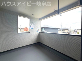 【バルコニー】 | 岐阜市菅生新築建売全2棟！お車並列3台可能！前面道路幅員6.0ｍ！お車停めやすいです♪ | 岐阜市菅生新築建売全2棟！お車並列3台可能！前面道路幅員6.0ｍ！お車停めやすいです♪