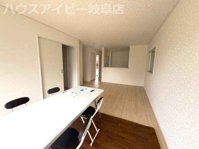 【居間・リビング】の画像