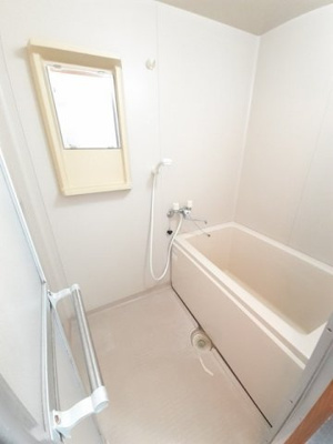 【浴室】 | クレストール平生Ｂ | 日々の暮らしに欠かせないお風呂です