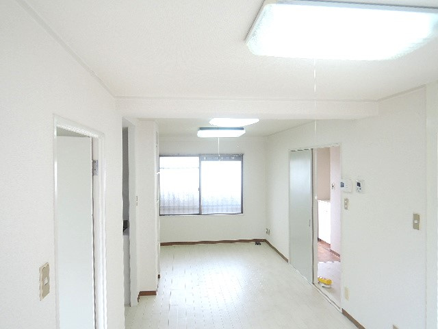 ドゥエル弥生の居間・リビング|使いやすい居間です