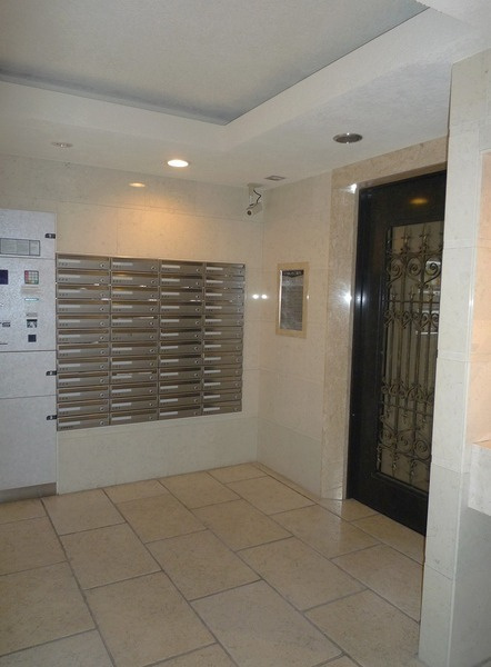 トーシンフェニックス沼袋のエントランス|毎日通るエントランスはこのようになっています