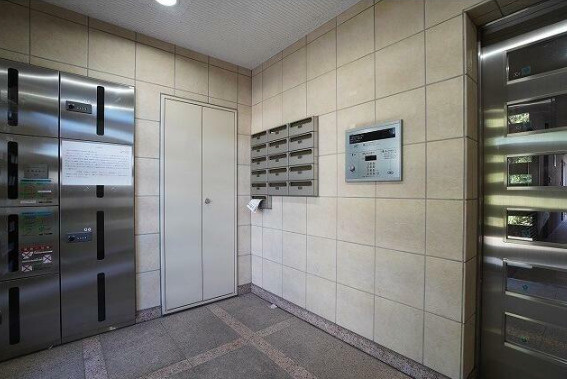 ロイヤルヒルズ中浦和のロビー