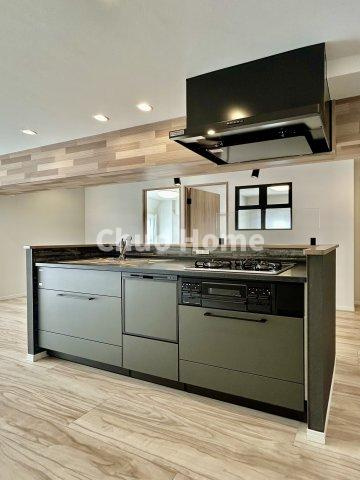 エルアルカサル尾久のキッチン|ワイドで収納豊富なシステムキッチン