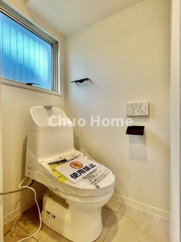 エルアルカサル尾久のトイレ|【トイレ】 温水洗浄便座機能付きトイレ。温水洗浄便座は清潔にお使いいただくための大切なアイテムです。