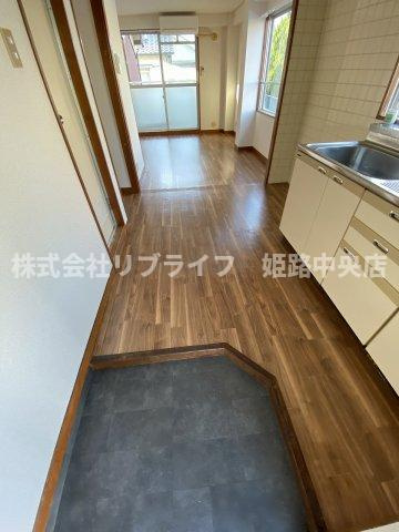 メゾンシンセイの玄関