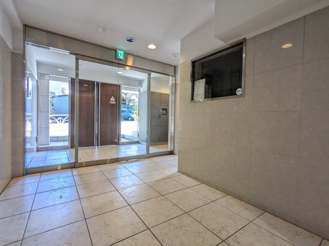 ルクレ初台のロビー|ゆとりのあるロビーです