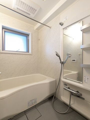 ルクレ初台の浴室|落ち着いた空間のお風呂です