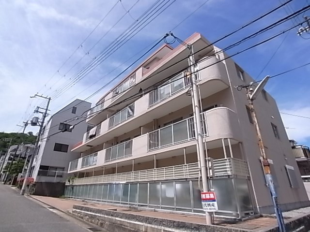 セルフィーユ諏訪山の外観