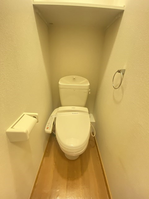レオパレスあまがさき駅近のトイレ|清潔感のあるトイレです