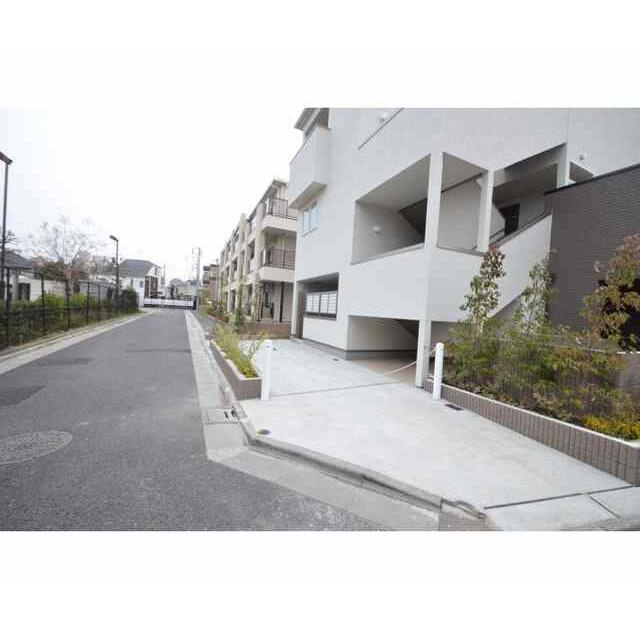 ルミエル五本木のエントランス