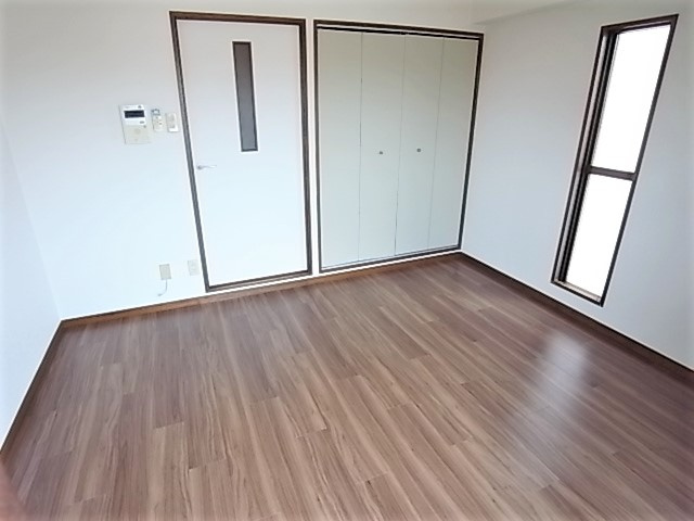 ロマネスク甲南の居間・リビング