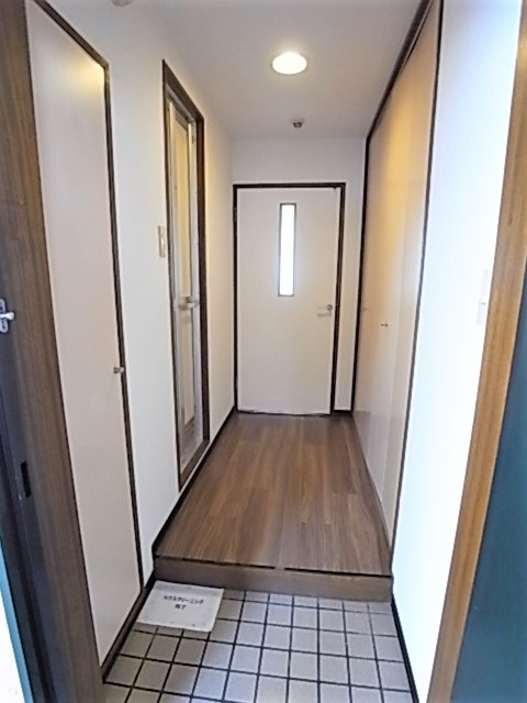 ロマネスク甲南の玄関