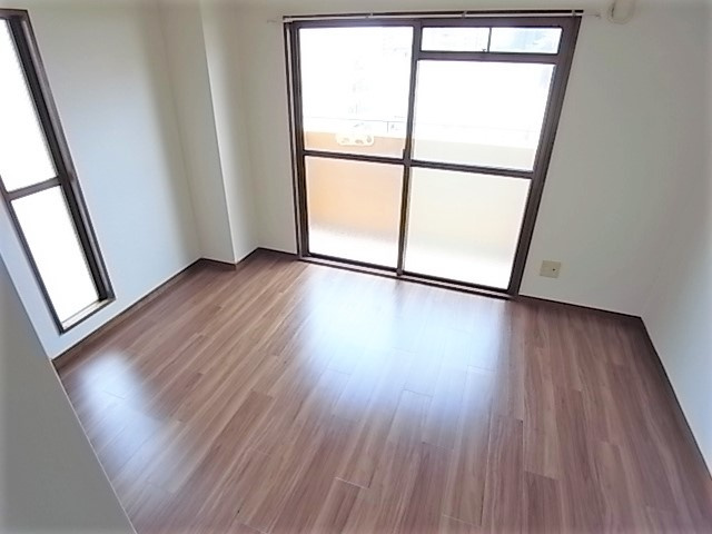 ロマネスク甲南の寝室