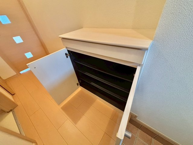 ワイズ　コンブリオⅤの玄関
