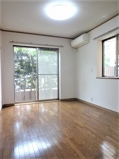 クレアモントハウスT＆Sの居間・リビング