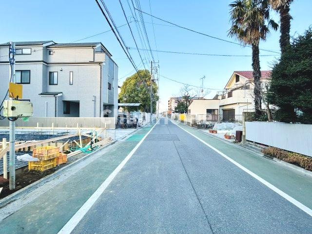 江戸川区鹿骨3丁目新築分譲住宅の前面道路含む現地写真|全面道路