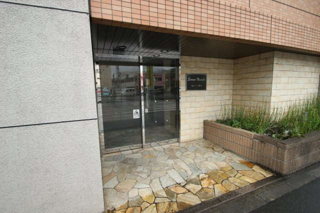 セレーノ並木のエントランス