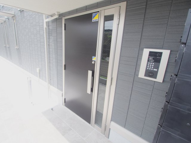 D-Room南小路のエントランス