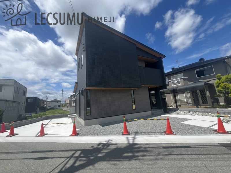 姫路市御立西3丁目/新築戸建