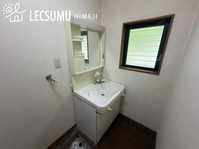 揖保郡太子町東保/中古戸建の独立洗面台