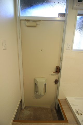 ヴィラ用賀の玄関