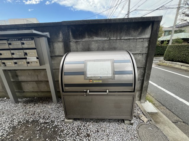 ヴィラ用賀のその他共用部分|敷地内ゴミ捨て場♪