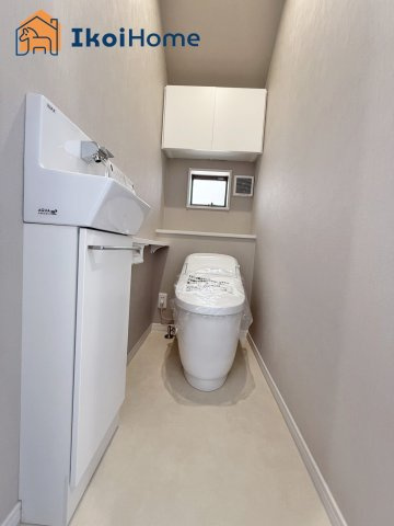 明石市魚住町錦が丘1丁目　新築戸建のトイレ|◆同社施工例◆年中無休：当日予約可●トイレが2か所あるので夜中も楽ちん。朝方のトイレ渋滞も安心