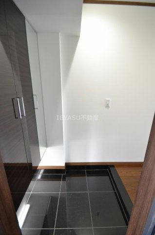 ウイング三滝観音台の玄関